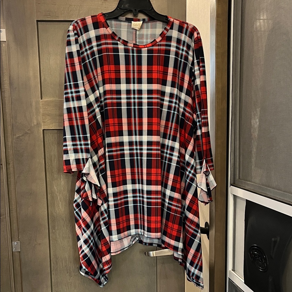 Chic Plaid Tunic Top in Red and Blue